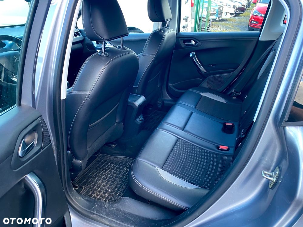 Peugeot 2008 - 8
