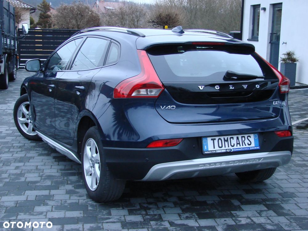 Volvo V40 Cross Country - 16