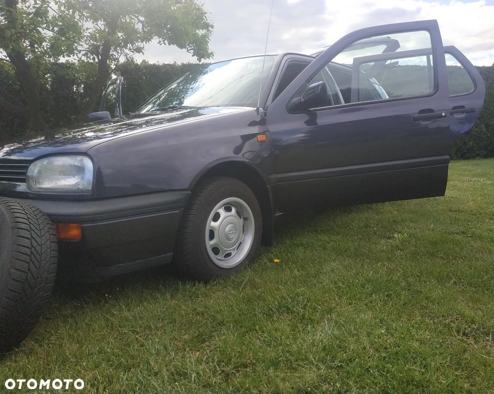 Volkswagen Golf 1.8 GL - 8