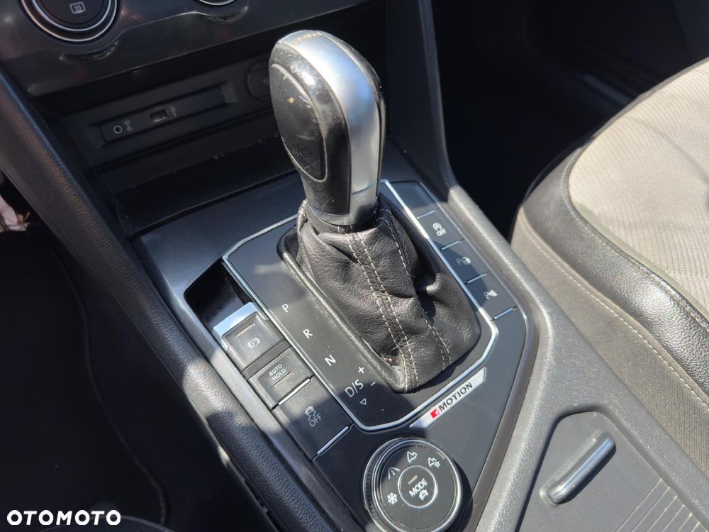 Volkswagen Tiguan 2.0 TDI SCR 4MotION DSG R-Line - 14