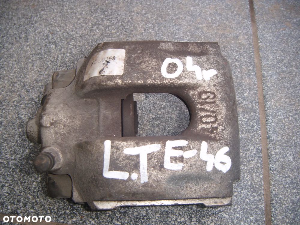 bmw e46  2.0b 04r zacisk lewy tył - 1