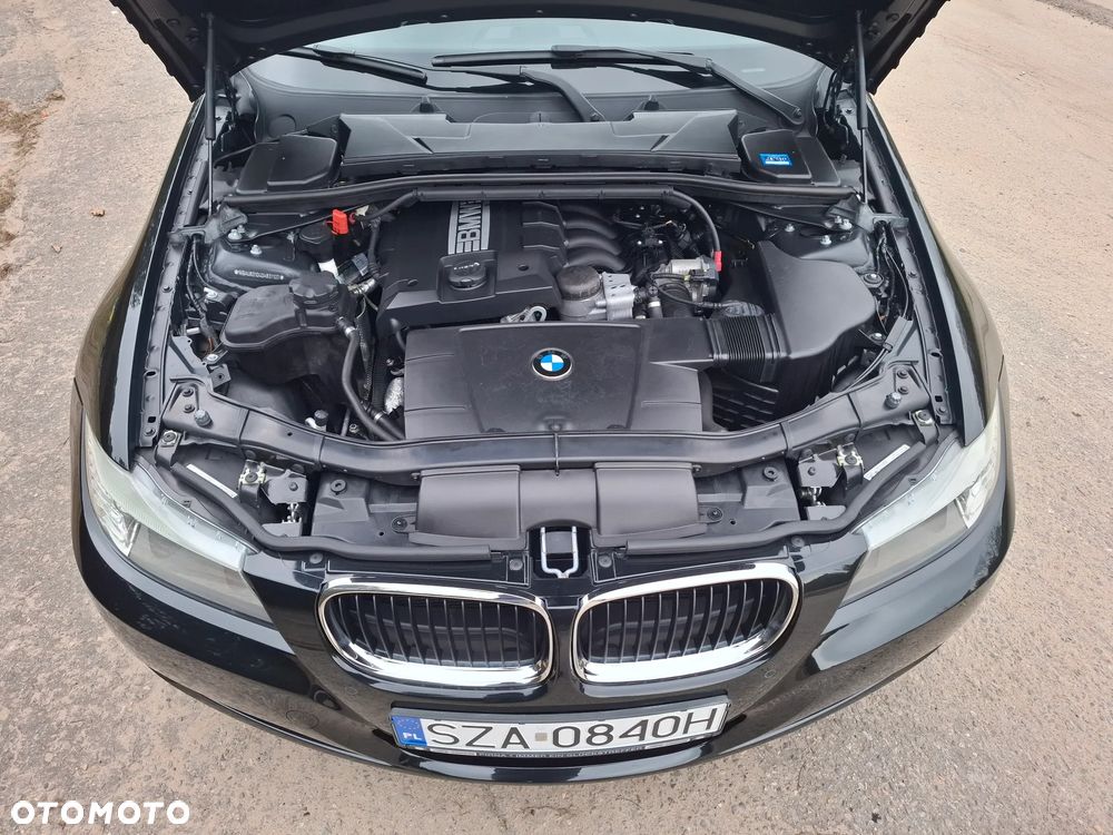 BMW Seria 3 318i - 11