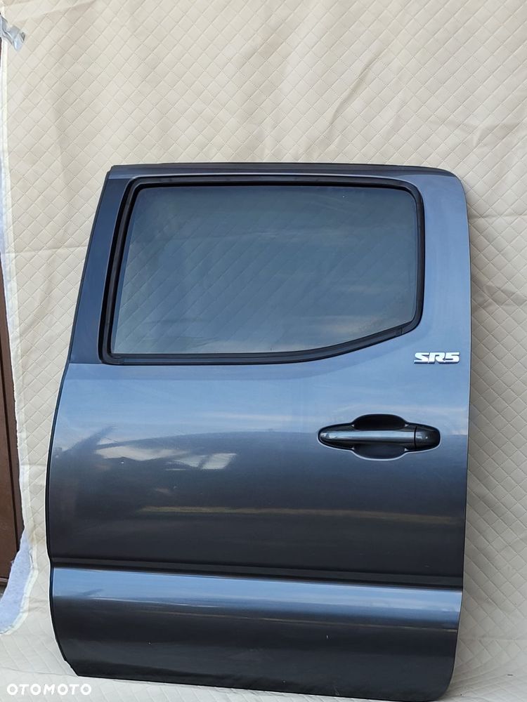 Toyota tacoma 2018rok drzwi lewy tyl kompletne - 1