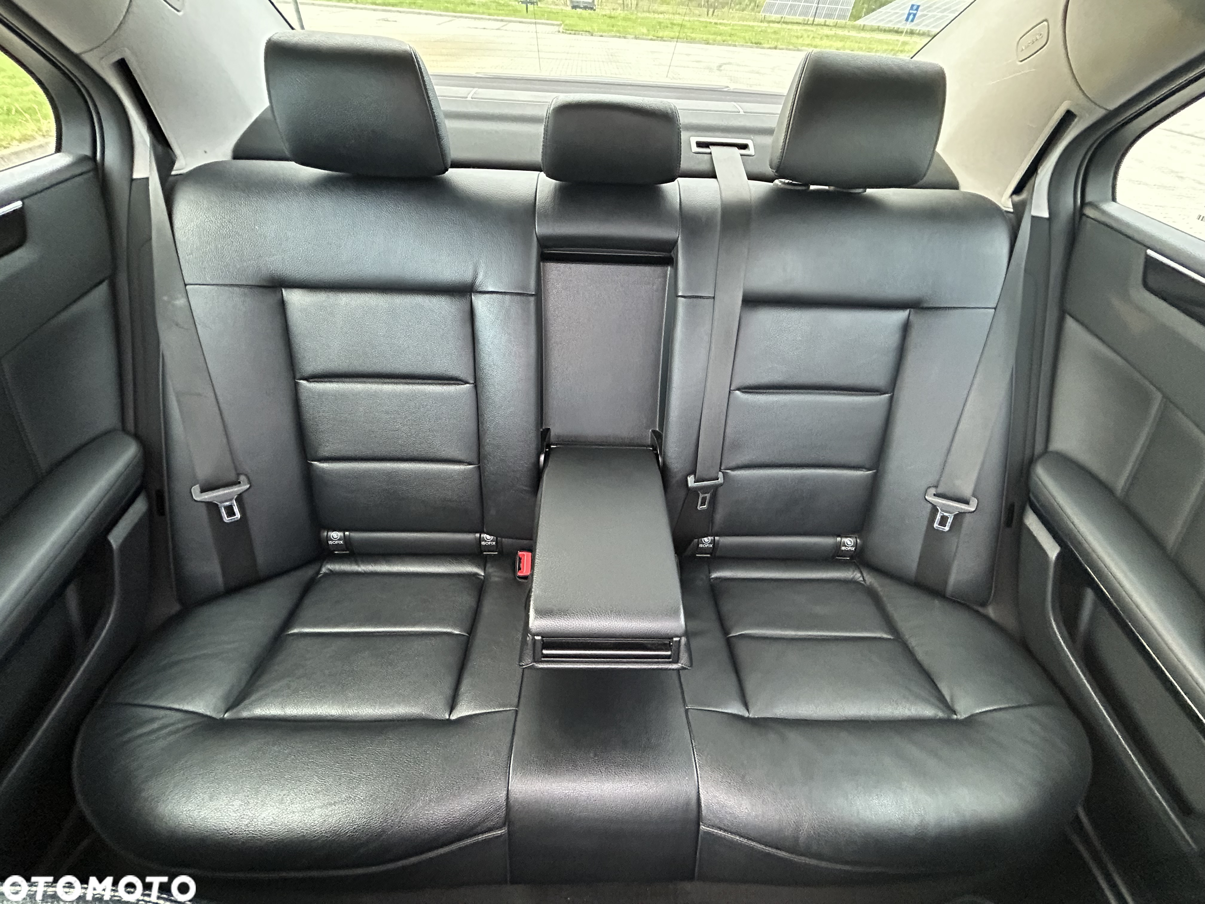 Mercedes-Benz Klasa E 350 CDI BlueEff Avantgarde - 36