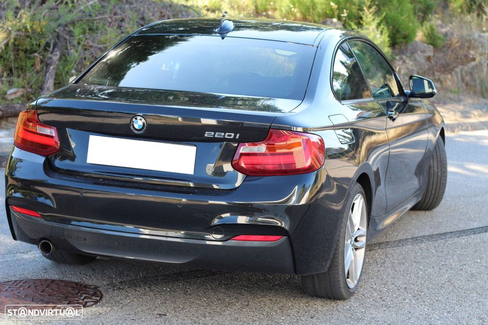 BMW 220 i Coupe Pack M - 10