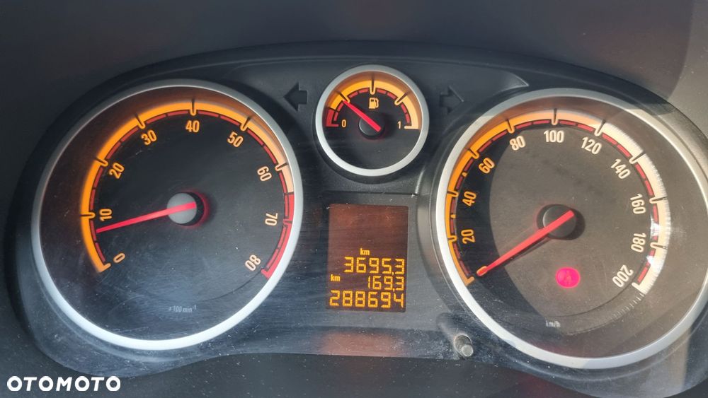 Opel Corsa 1.2 16V Essentia - 18