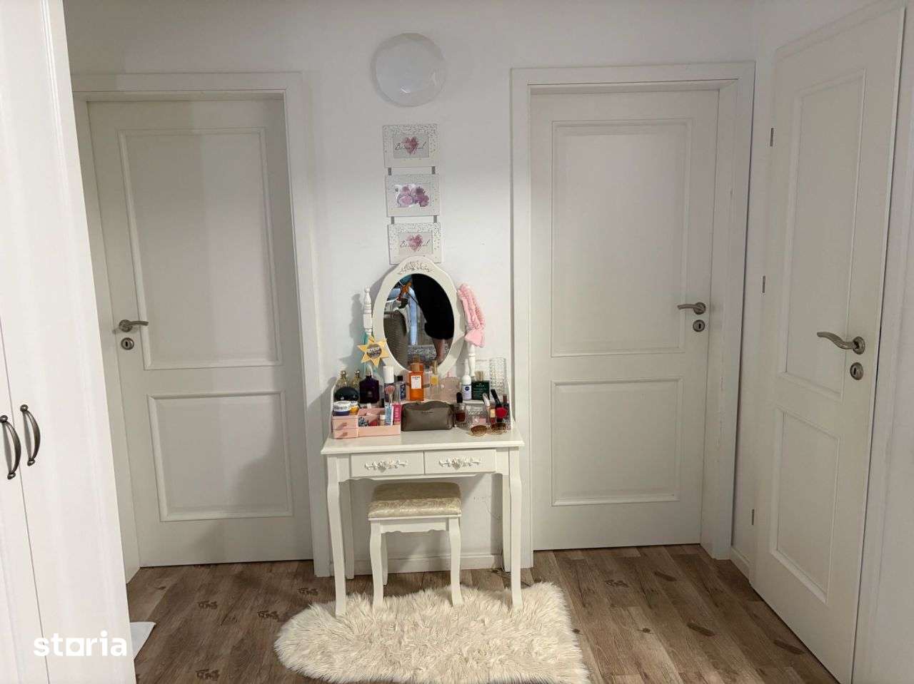 Apartament cu 3 camere,etaj 1,garaj de 30 mp — fotografia 3