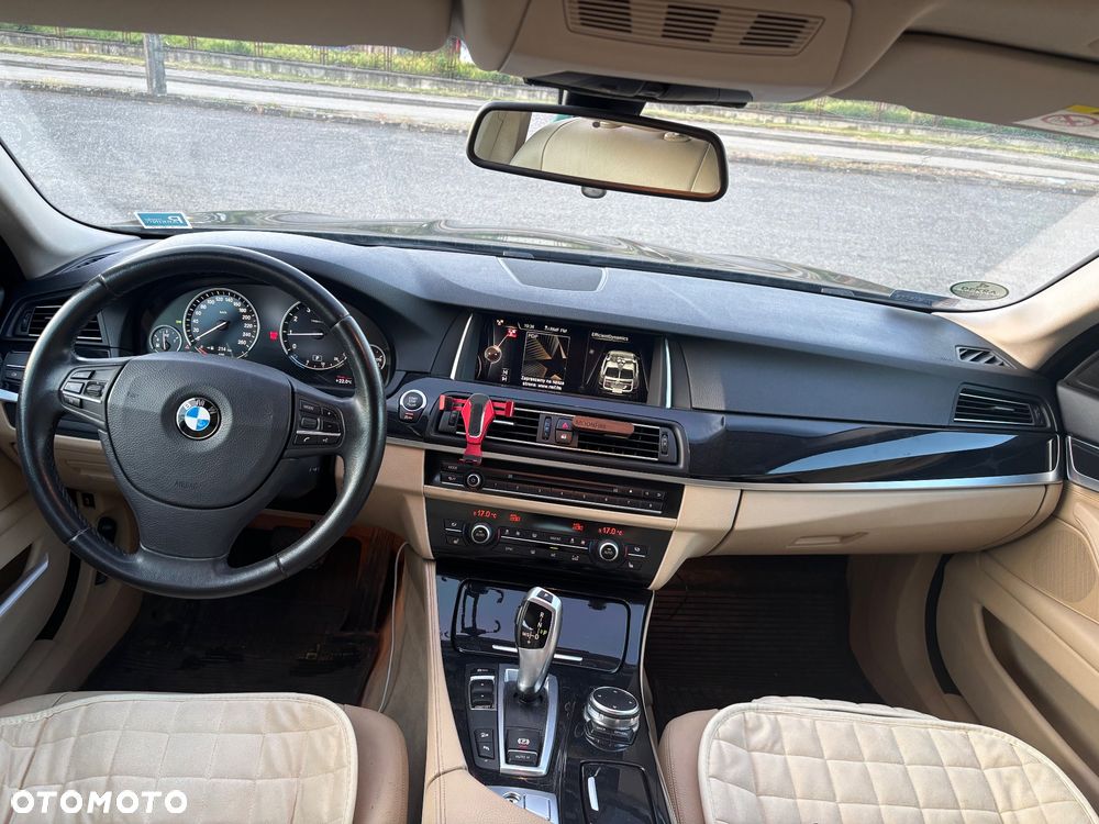 BMW Seria 5 528i xDrive - 7