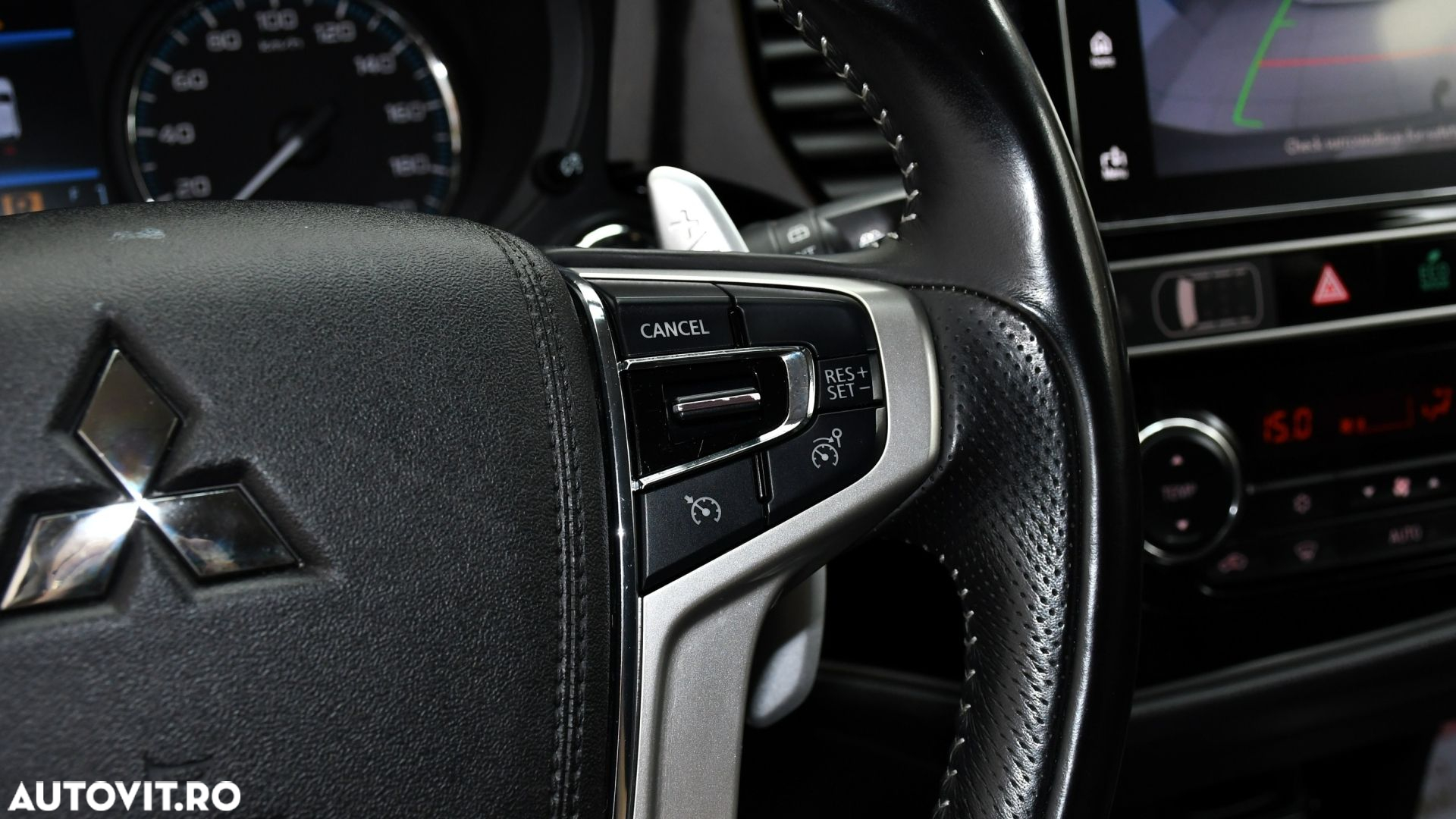 Mitsubishi Outlander PHEV 2.4 L 4X4 Intense - 26