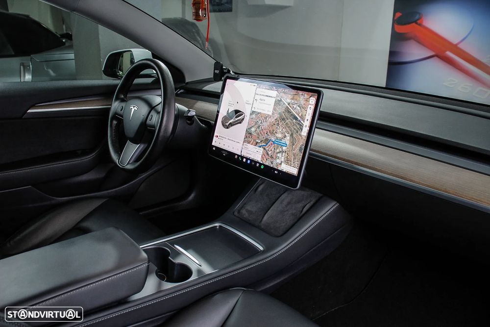 Tesla Model 3 Standard Range Plus RWD - 32