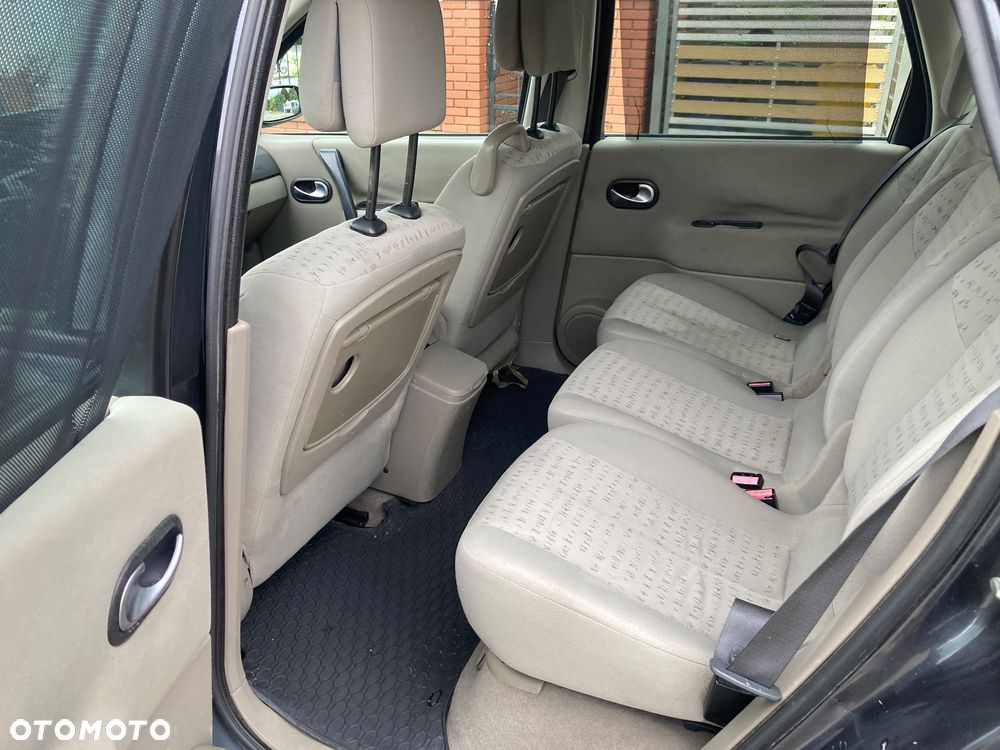 Renault Scenic 1.6 16V Confort Authentique - 8
