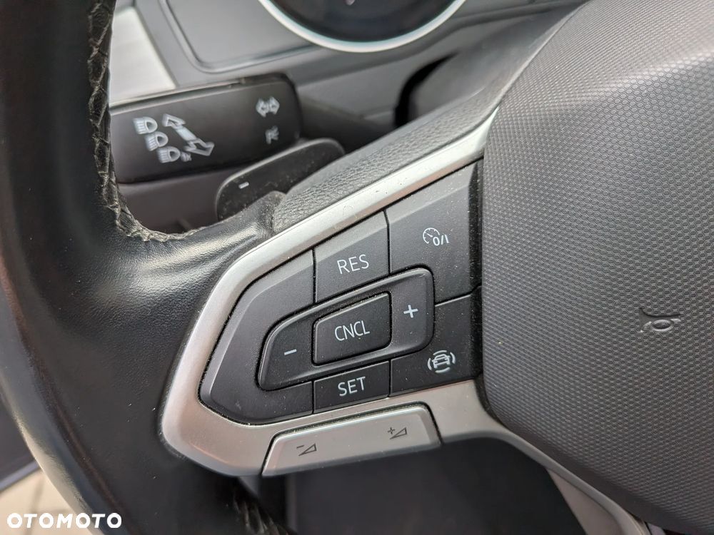 Volkswagen Passat 2.0 TDI SCR DSG - 18