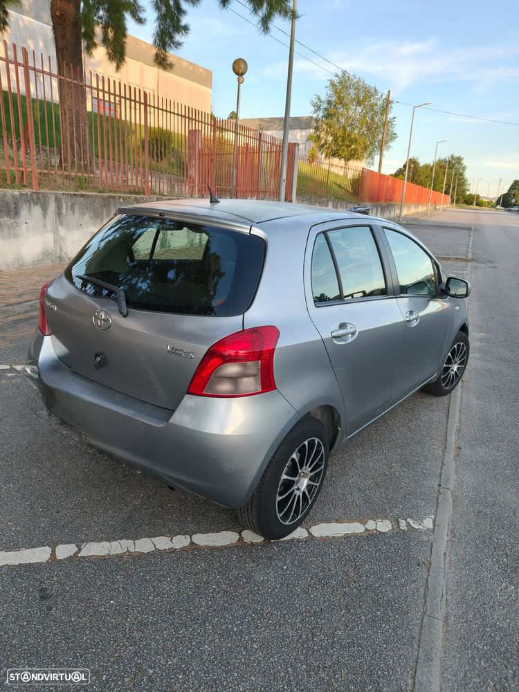 Toyota Yaris 1.0 VVT-i AC Manual - 4