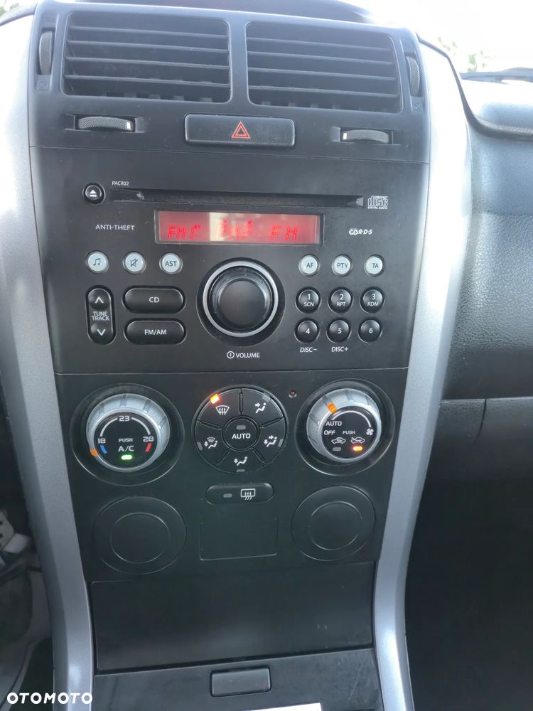 Suzuki Grand Vitara 1.6 Comfort - 14