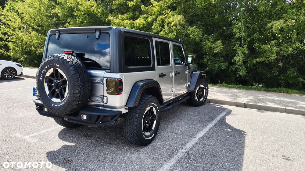 Jeep Wrangler - 11