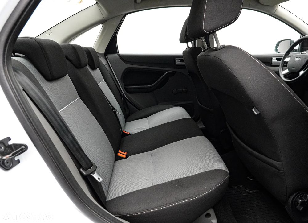 Ford Focus 1.6 TDCi Anniversary - 17