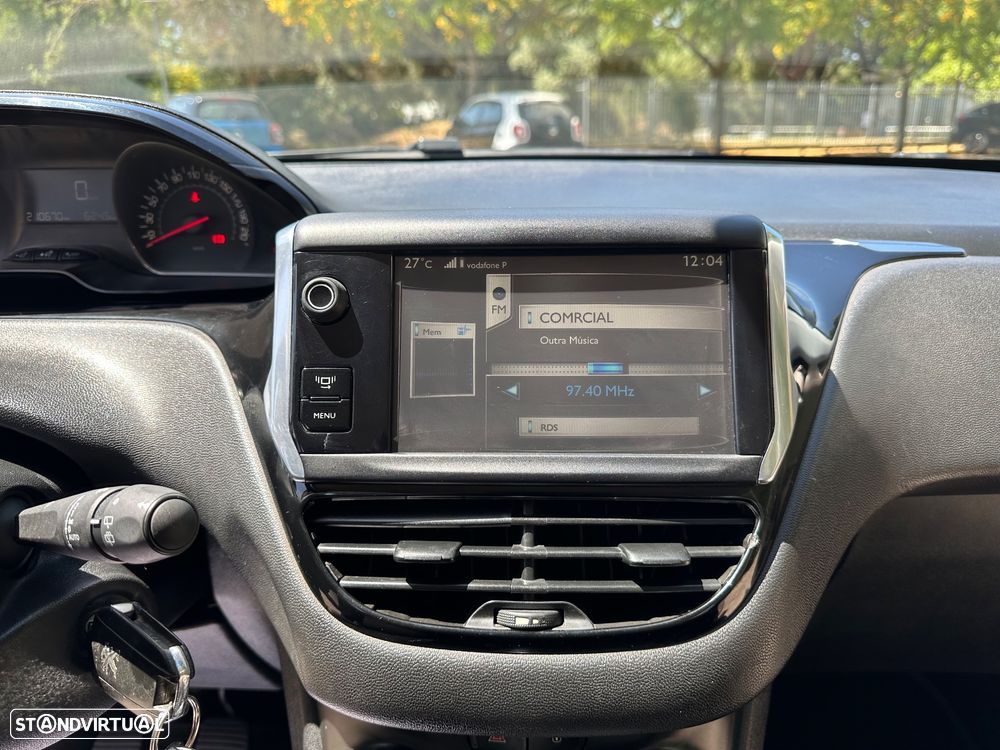 Peugeot 208 1.4 HDi Allure - 18