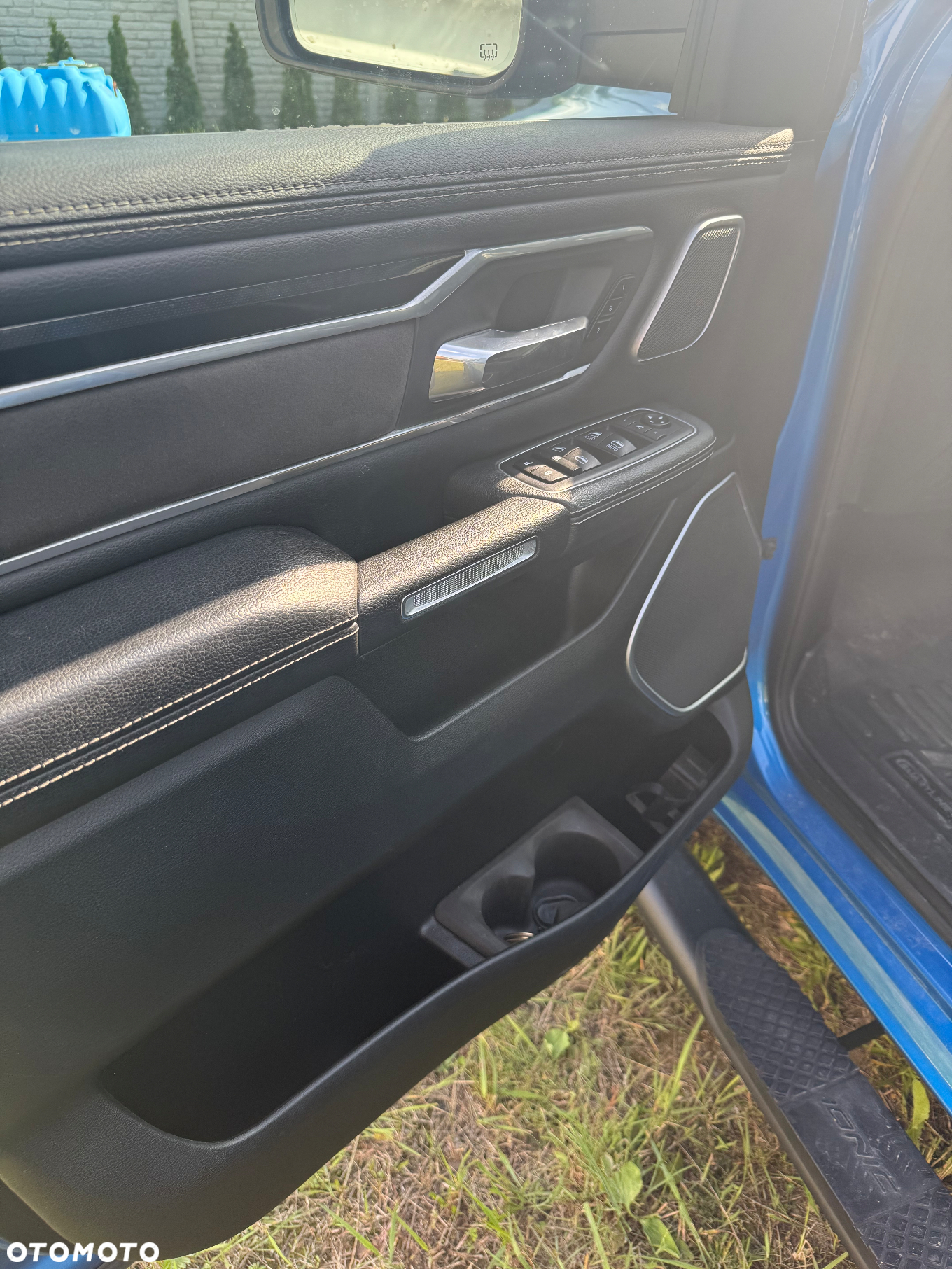 RAM 1500 Crew Cab Laramie - 12