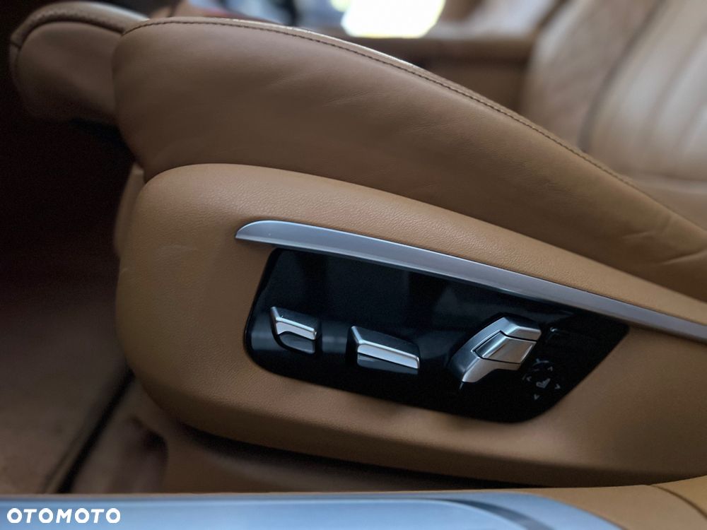BMW Seria 7 740d xDrive - 13