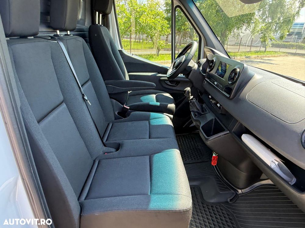 Mercedes-Benz Sprinter - 22