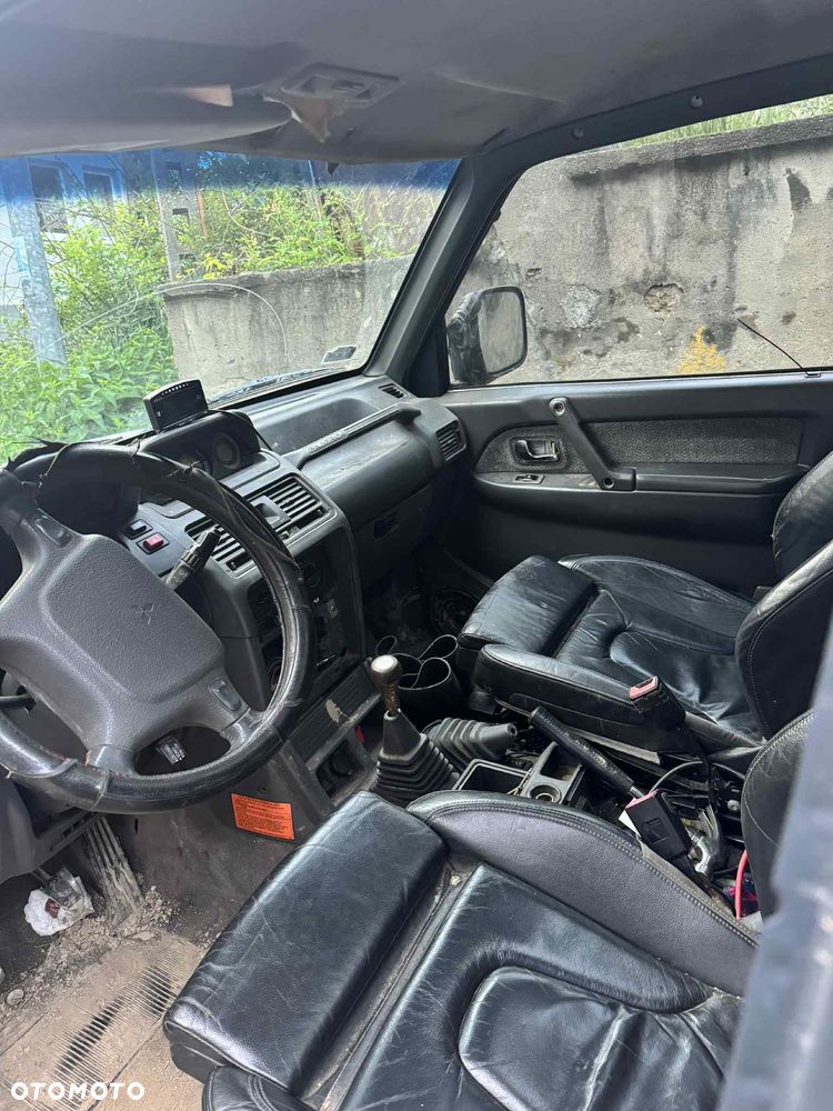 Mitsubishi Pajero - 14