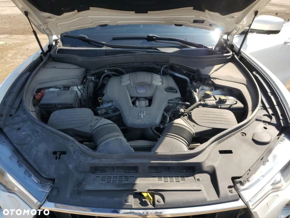 Maserati Levante - 12