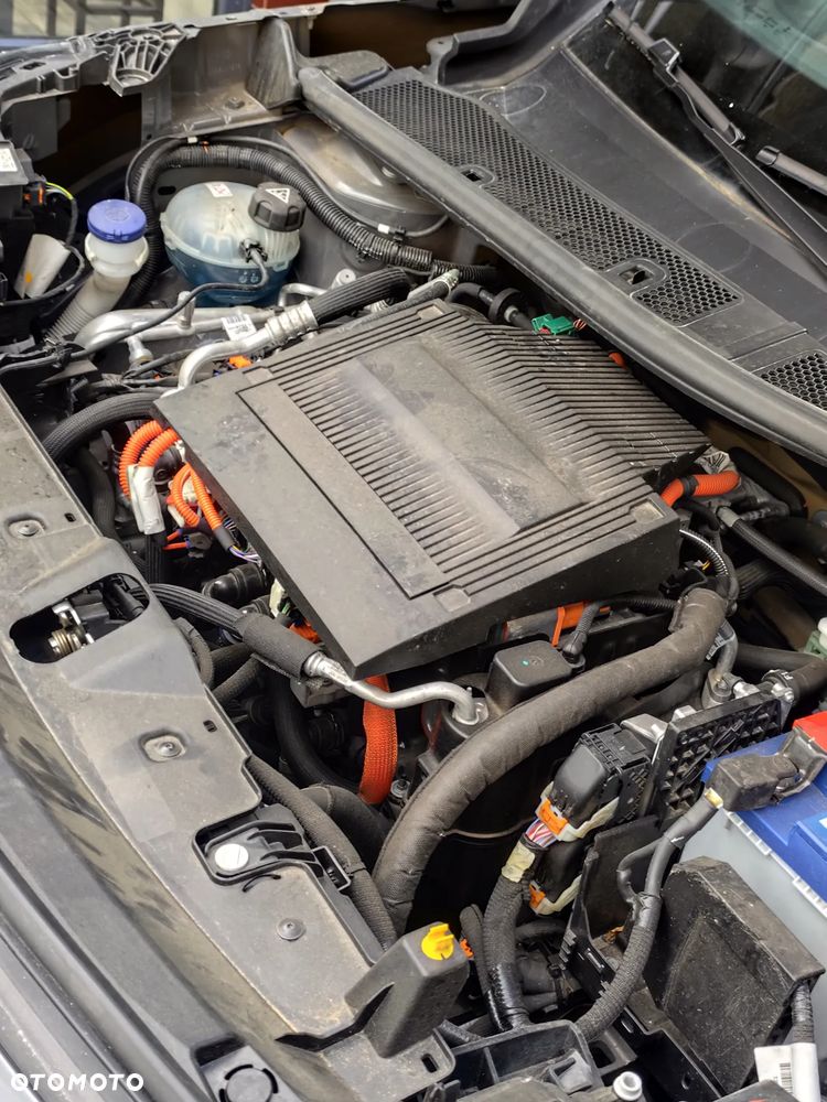 Peugeot 2008 50kWh Allure - 16