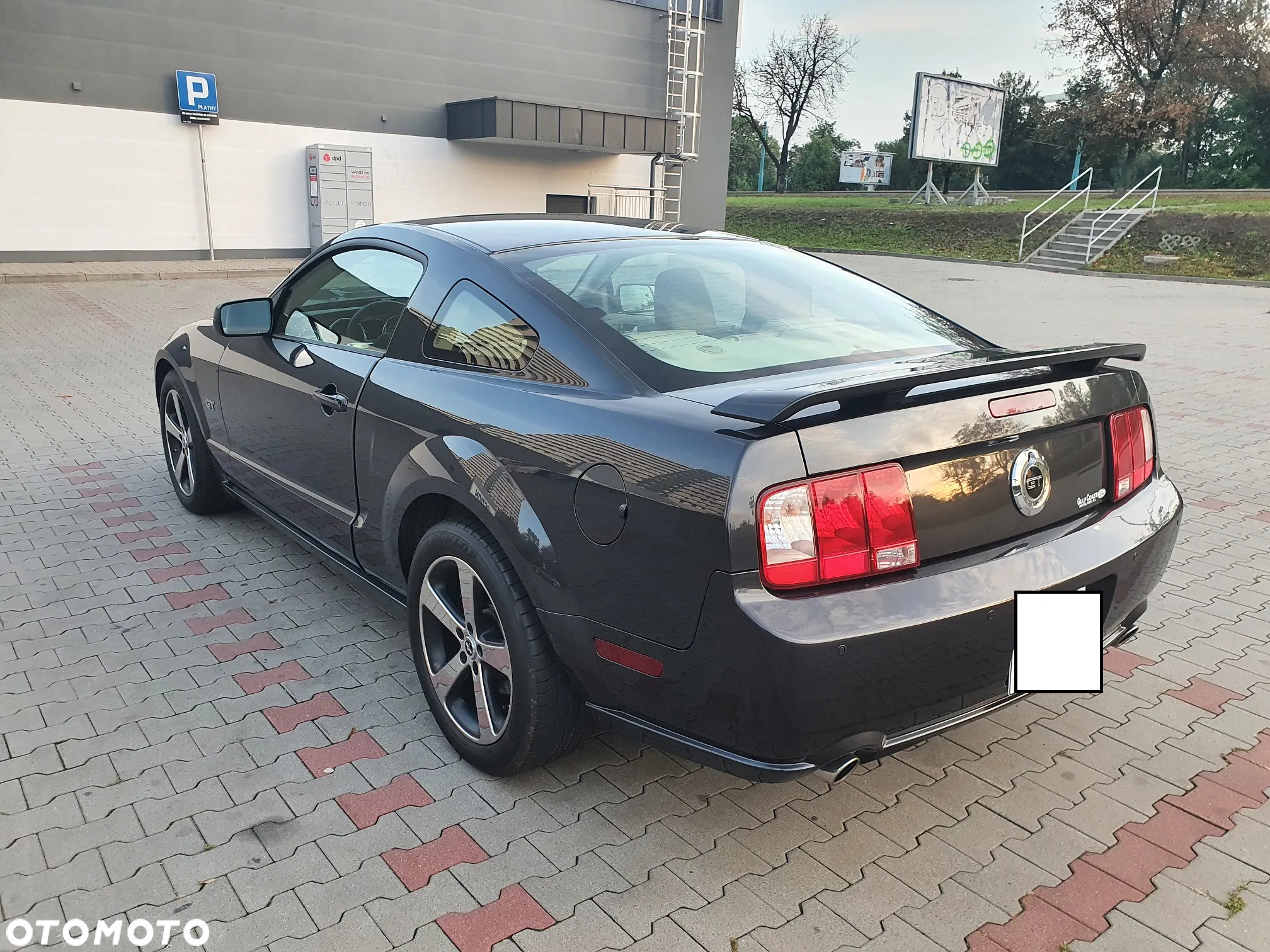 Ford Mustang - 4