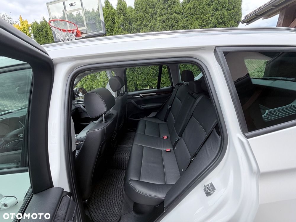 BMW X3 xDrive28i xLine - 29
