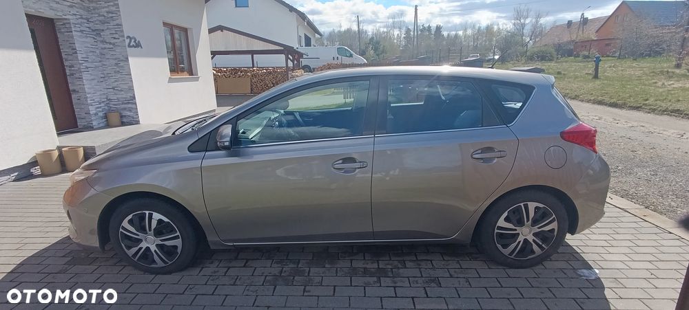 Toyota Auris 1.6 Valvematic Comfort - 1