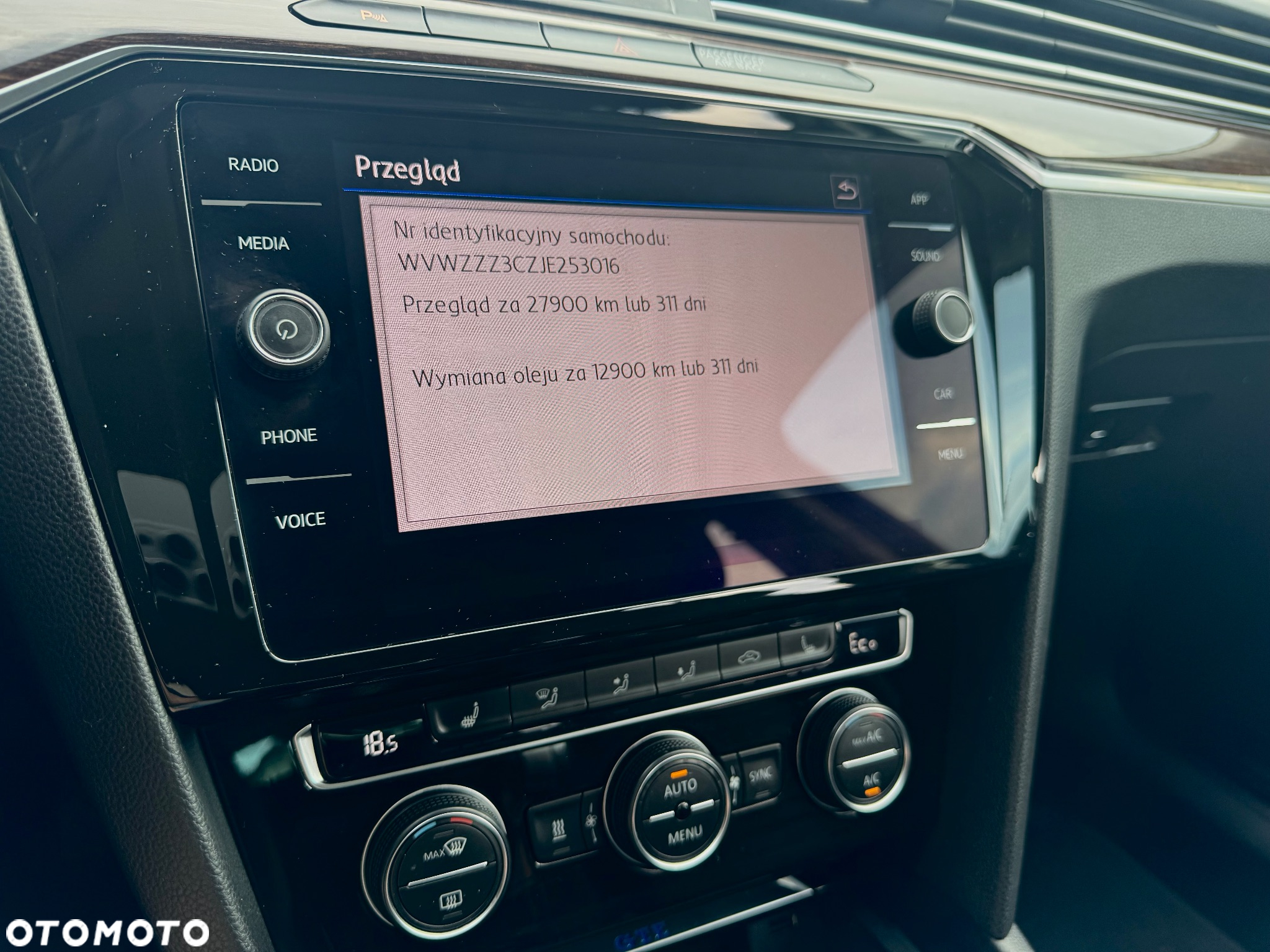 Volkswagen Passat - 33