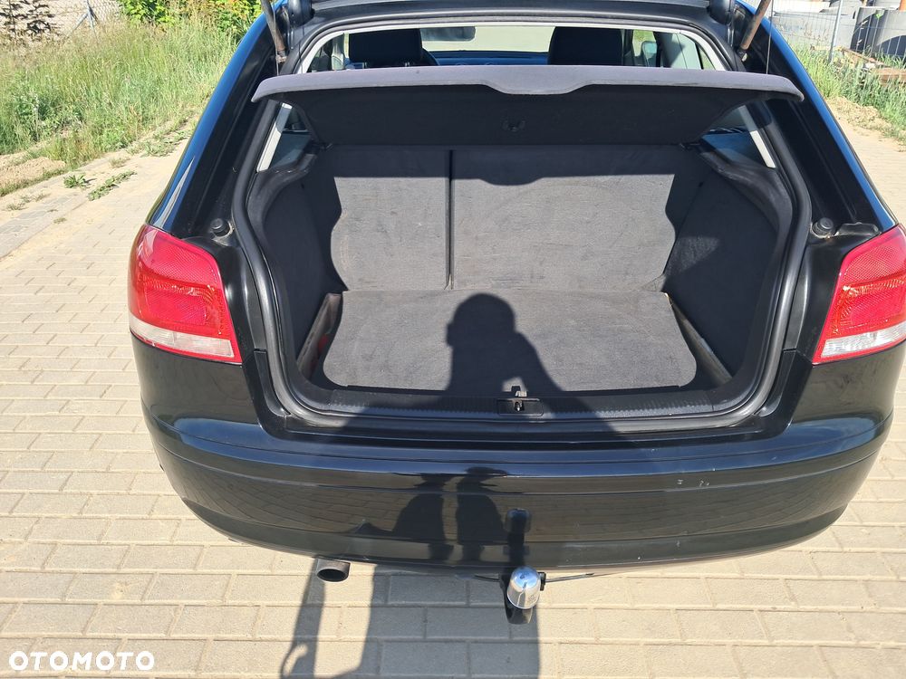 Audi A3 3-drzwiowe 1.6 Ambition - 11