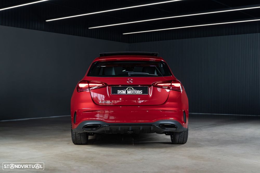 Mercedes-Benz A 250 e AMG Line - 4