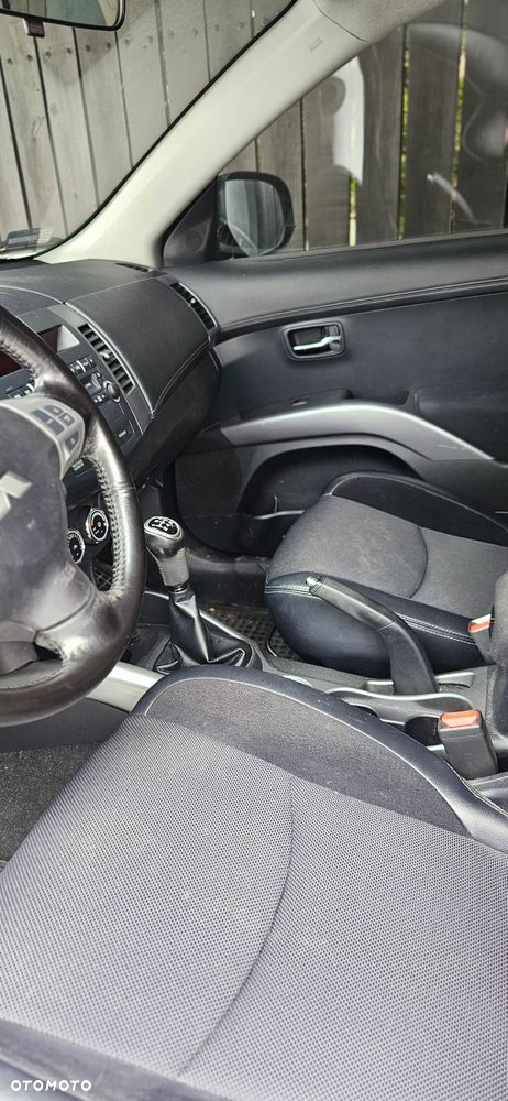 Mitsubishi Outlander 2.0 Invite 2WD EU5 - 14