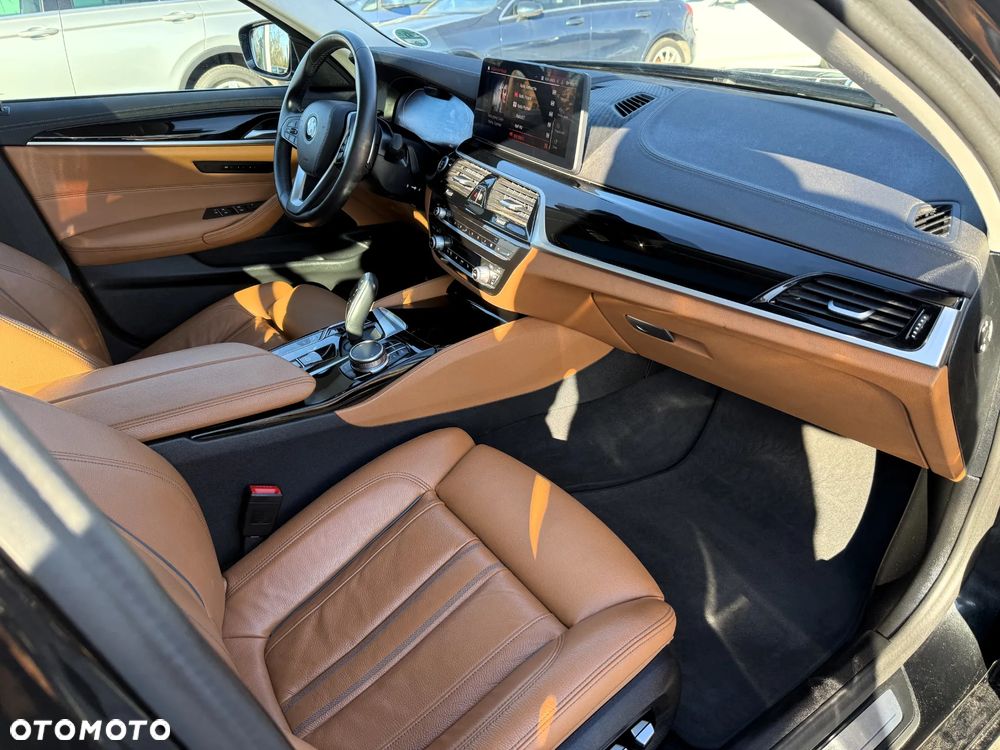 BMW Seria 5 530d xDrive Luxury Line - 10