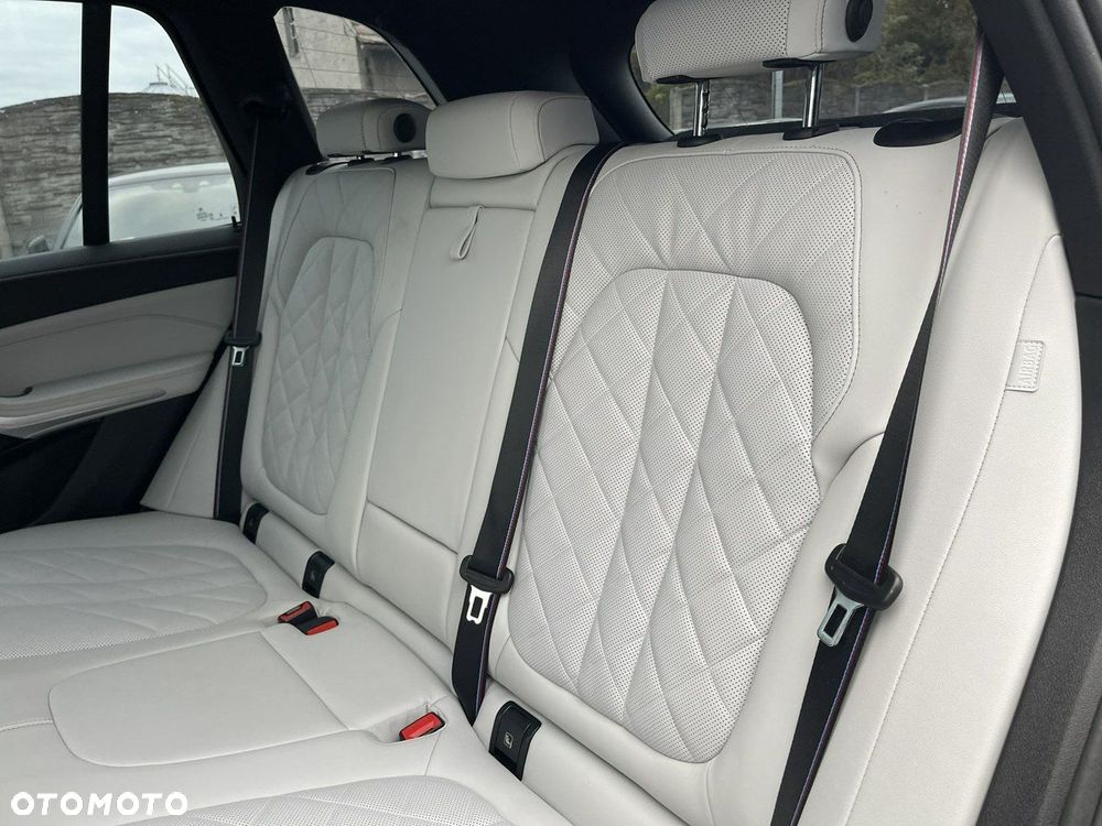 BMW X5 xDrive30d - 13