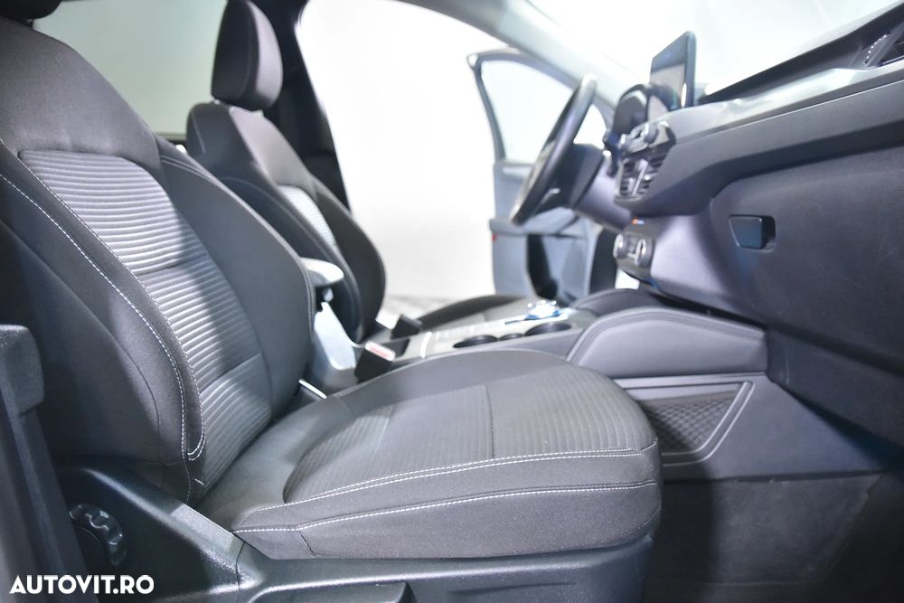 Ford Kuga - 12