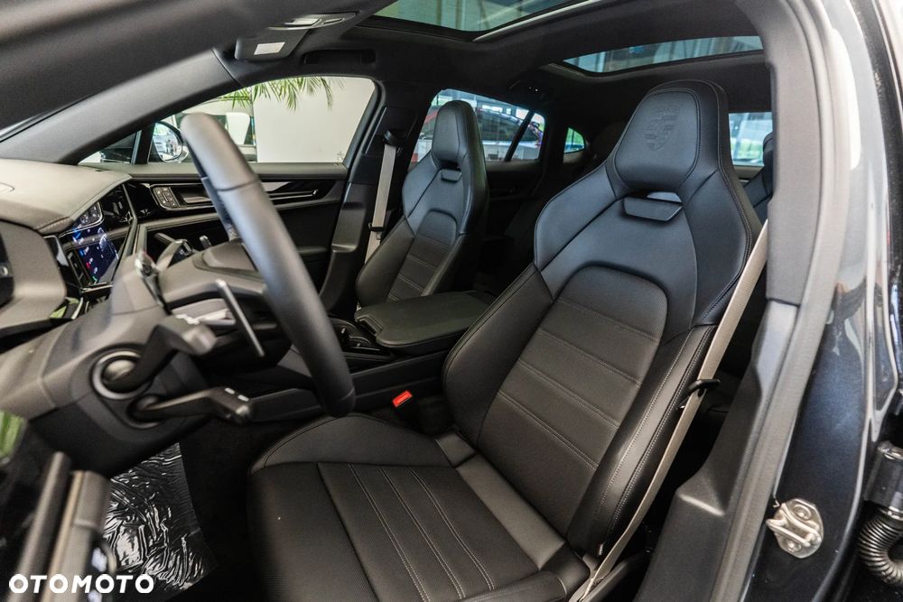 Porsche Panamera 4 E-Hybrid PHEV - 12