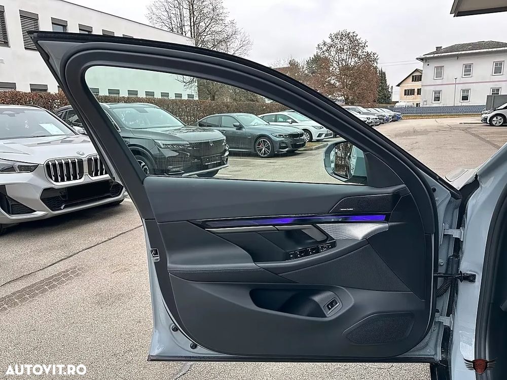 BMW Seria 5 530e xDrive Aut. - 23