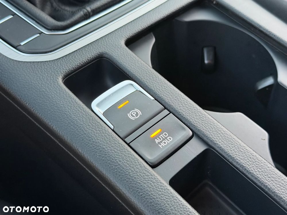 Volkswagen Passat 1.5 TSI EVO Business - 31