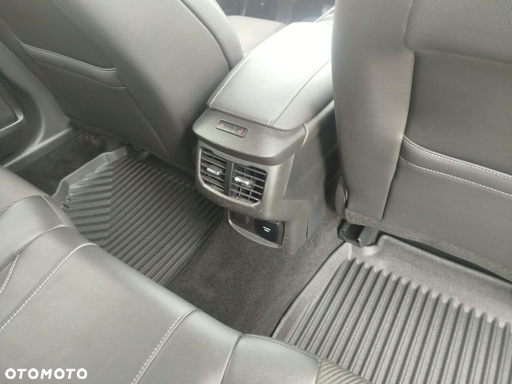 Ford Mondeo 2.0 TDCi Titanium PowerShift - 37