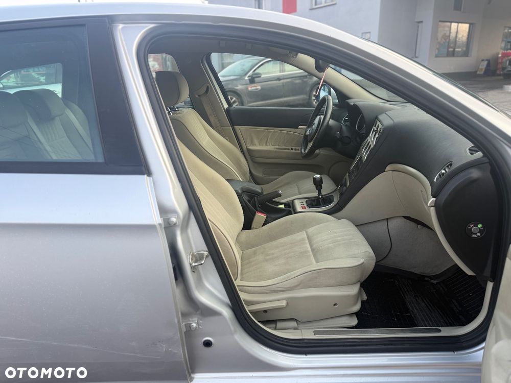 Alfa Romeo 159 1.9 JTDM 8V DPF Distinctive - 15