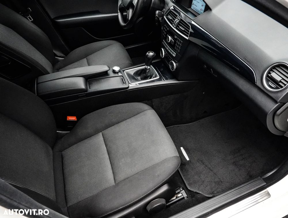 Mercedes-Benz C 200 CDI BlueEFFICIENCY - 12