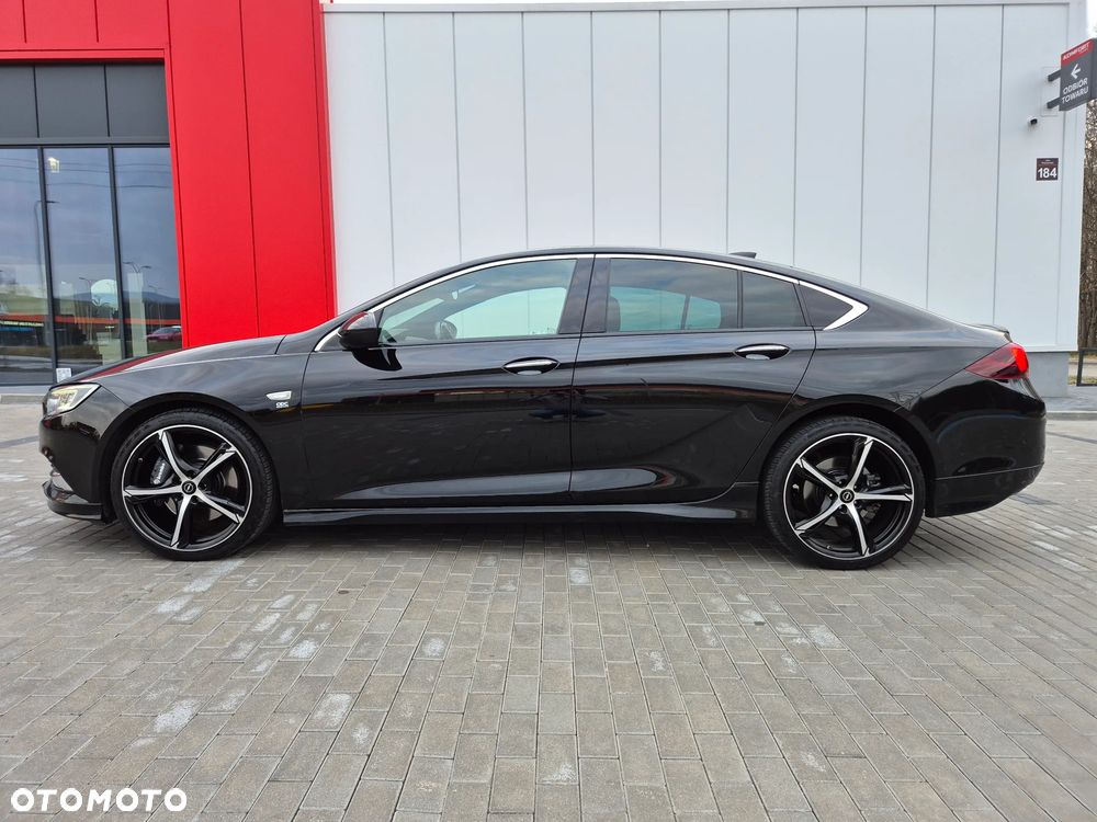 Opel Insignia 2.0 T 4x4 GSi S&S - 17