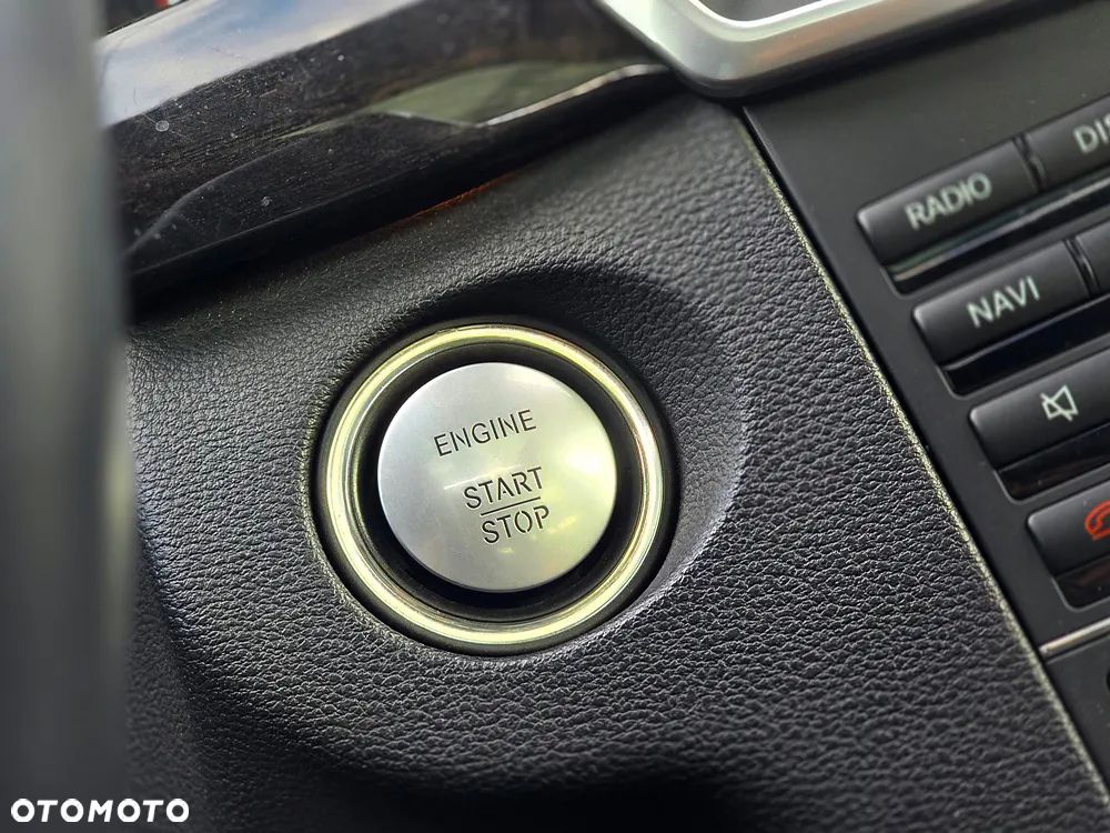 Mercedes-Benz Klasa E 350 CDI DPF BlueEFFICIENCY 7G-TRONIC Avantgarde - 38