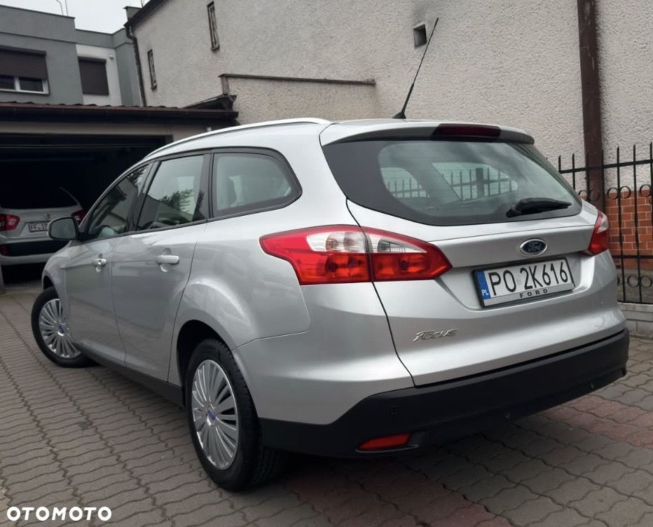 Ford Focus 1.6 Trend Sport - 4