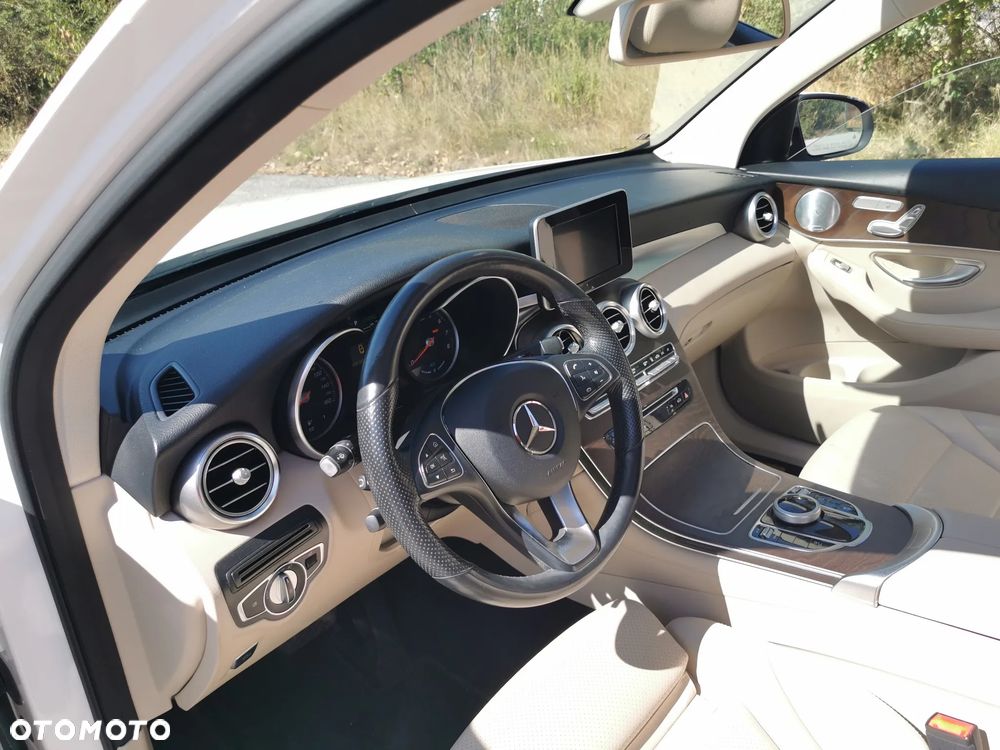 Mercedes-Benz GLC - 22