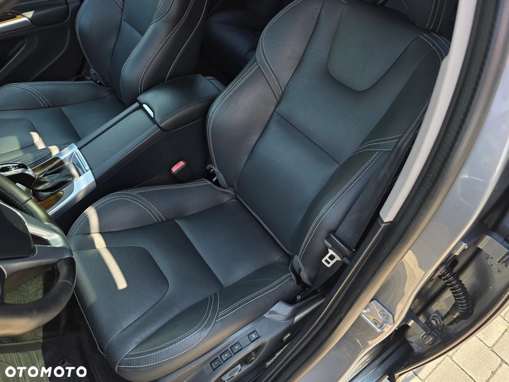Volvo V60 T5 Geartronic Summum - 19