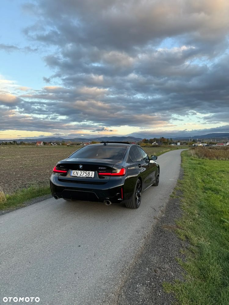 BMW Seria 3 330i xDrive M Sport - 10