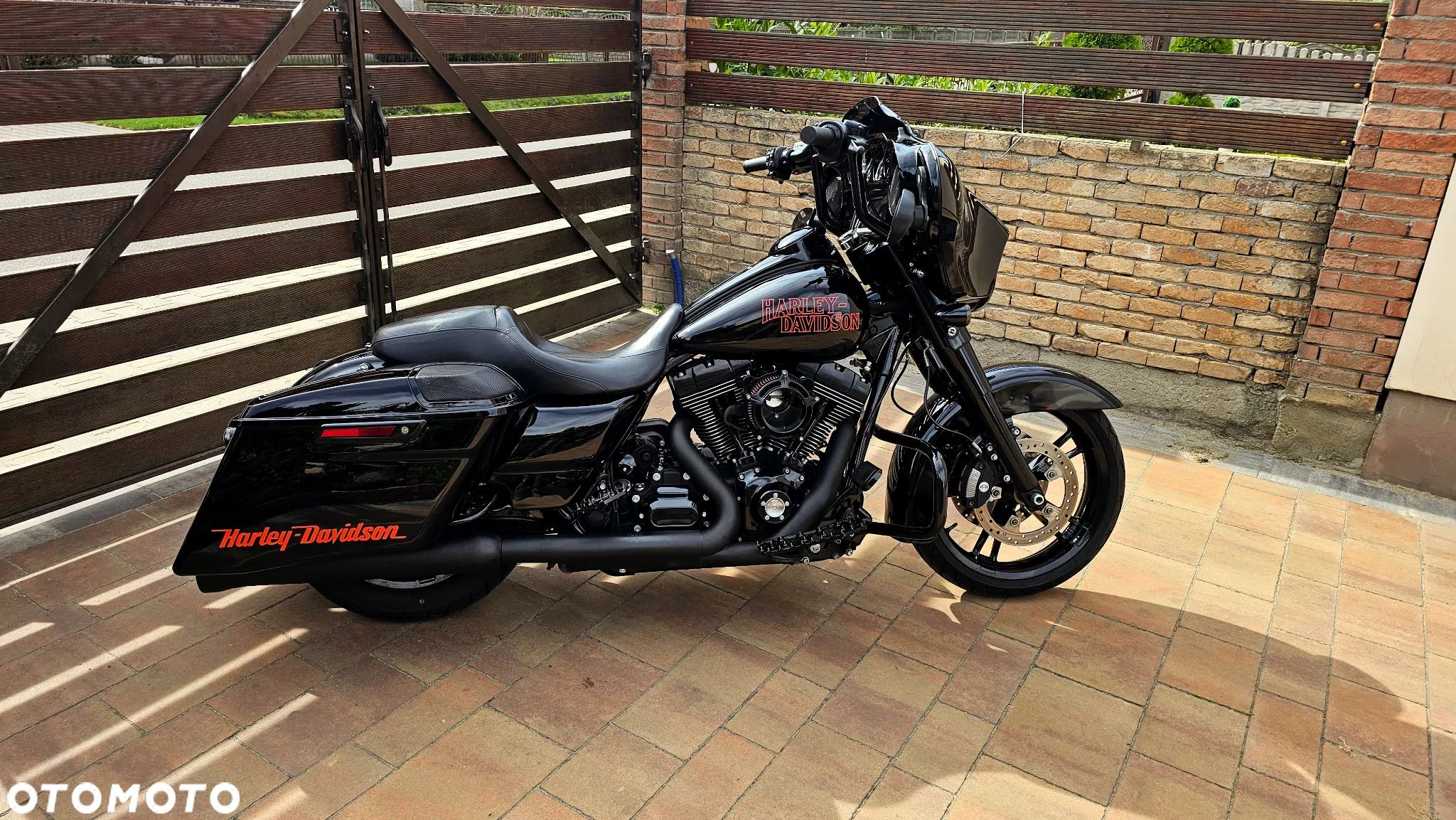 Harley-Davidson Touring Street Glide - 1